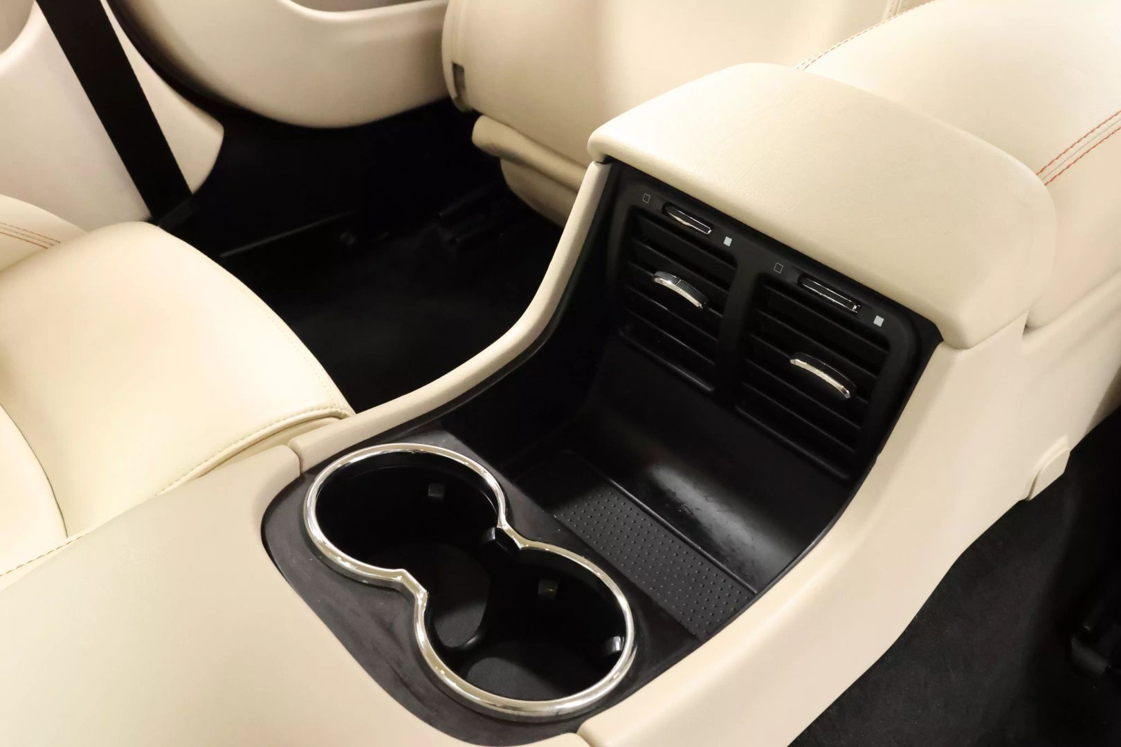 2013 Maserati Granturismo - Image 78