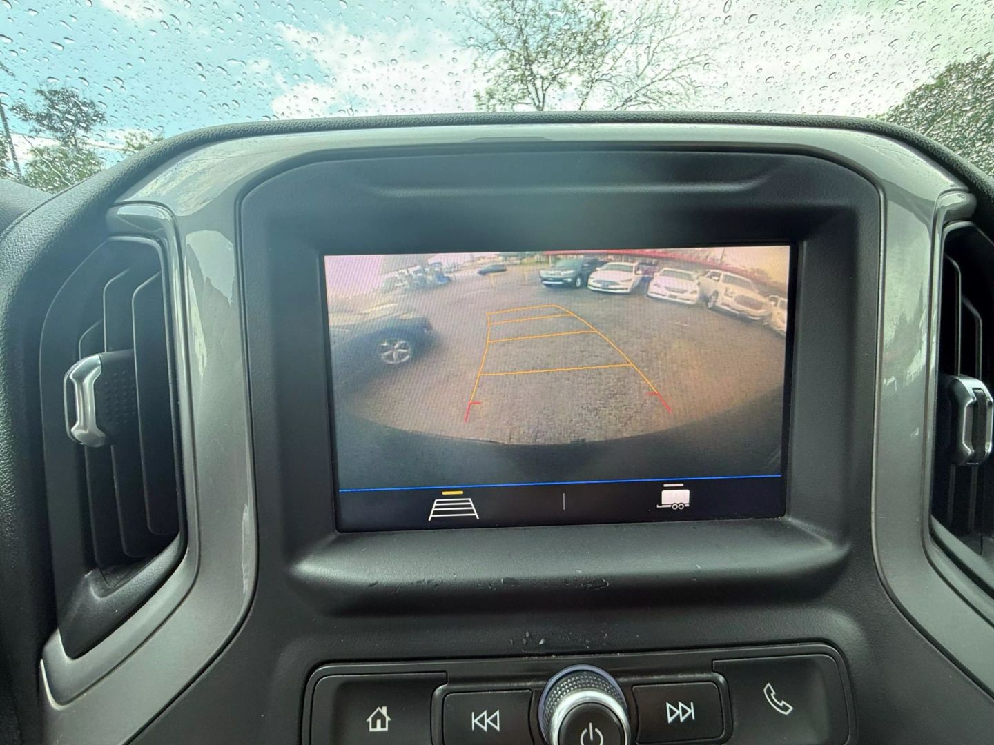 2020 Chevrolet Silverado 1500 Crew Cab - Image 13