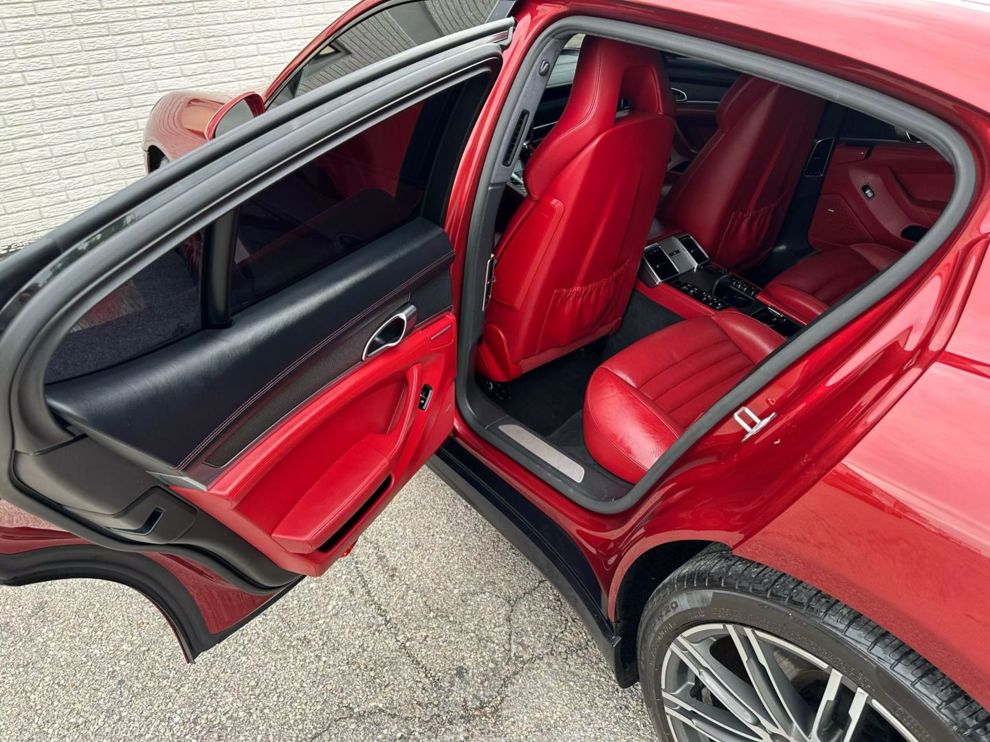 2014 Porsche Panamera - Image 34