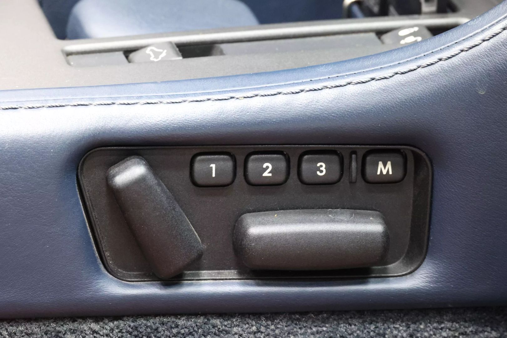 2014 Aston Martin Vantage - Image 70