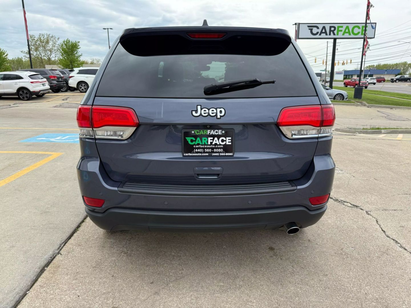 2020 Jeep Grand Cherokee - Image 10