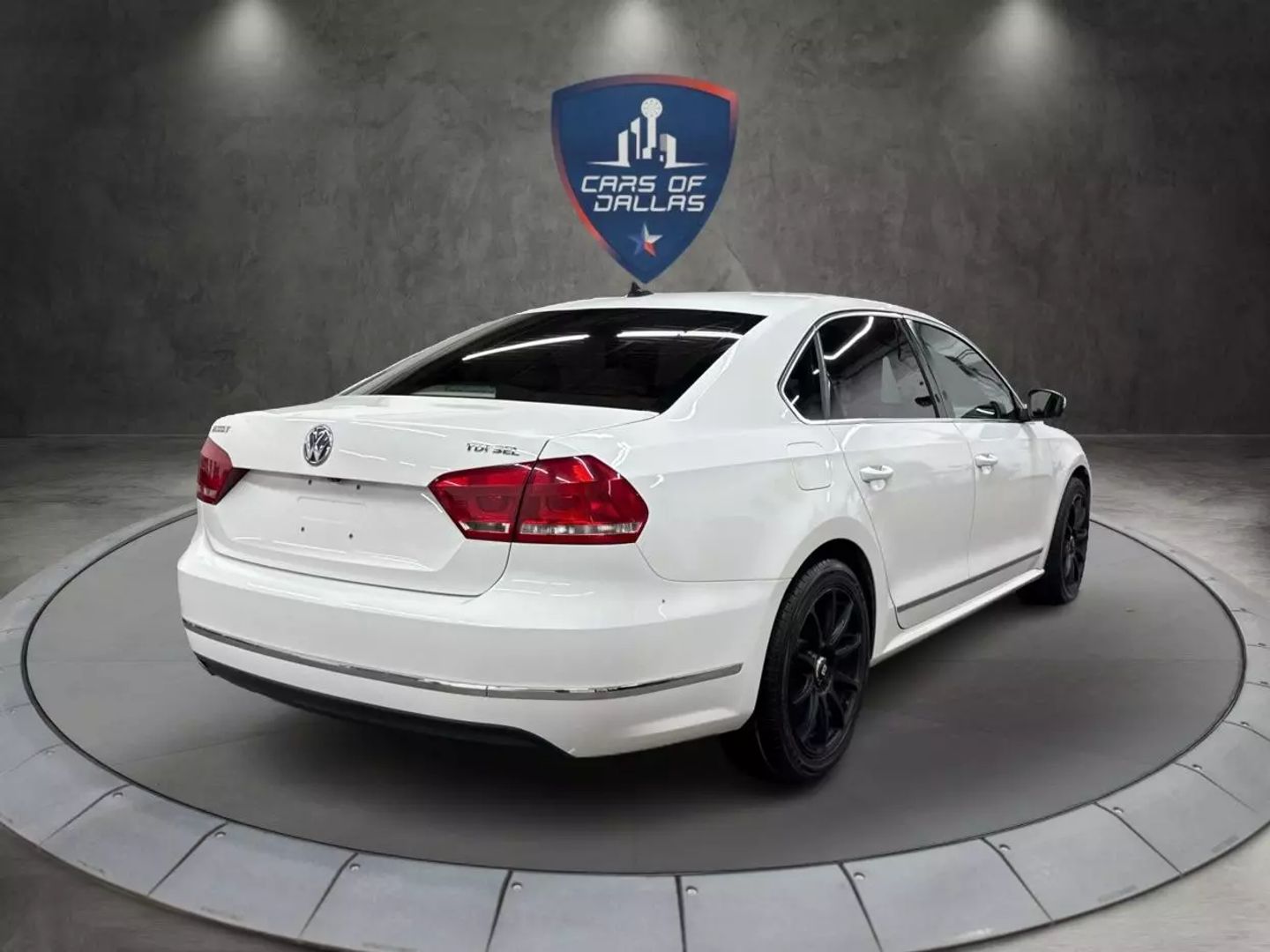 2015 Volkswagen Passat - Image 5