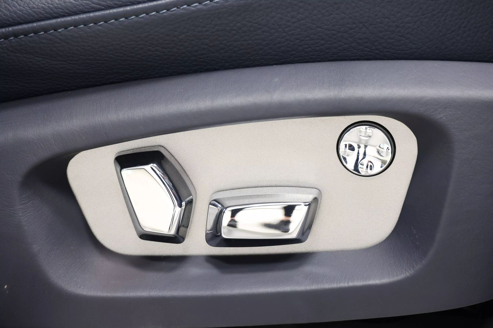 2012 Rolls-royce Ghost - Image 105