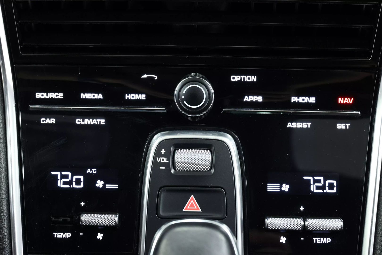 2018 Porsche Panamera - Image 39