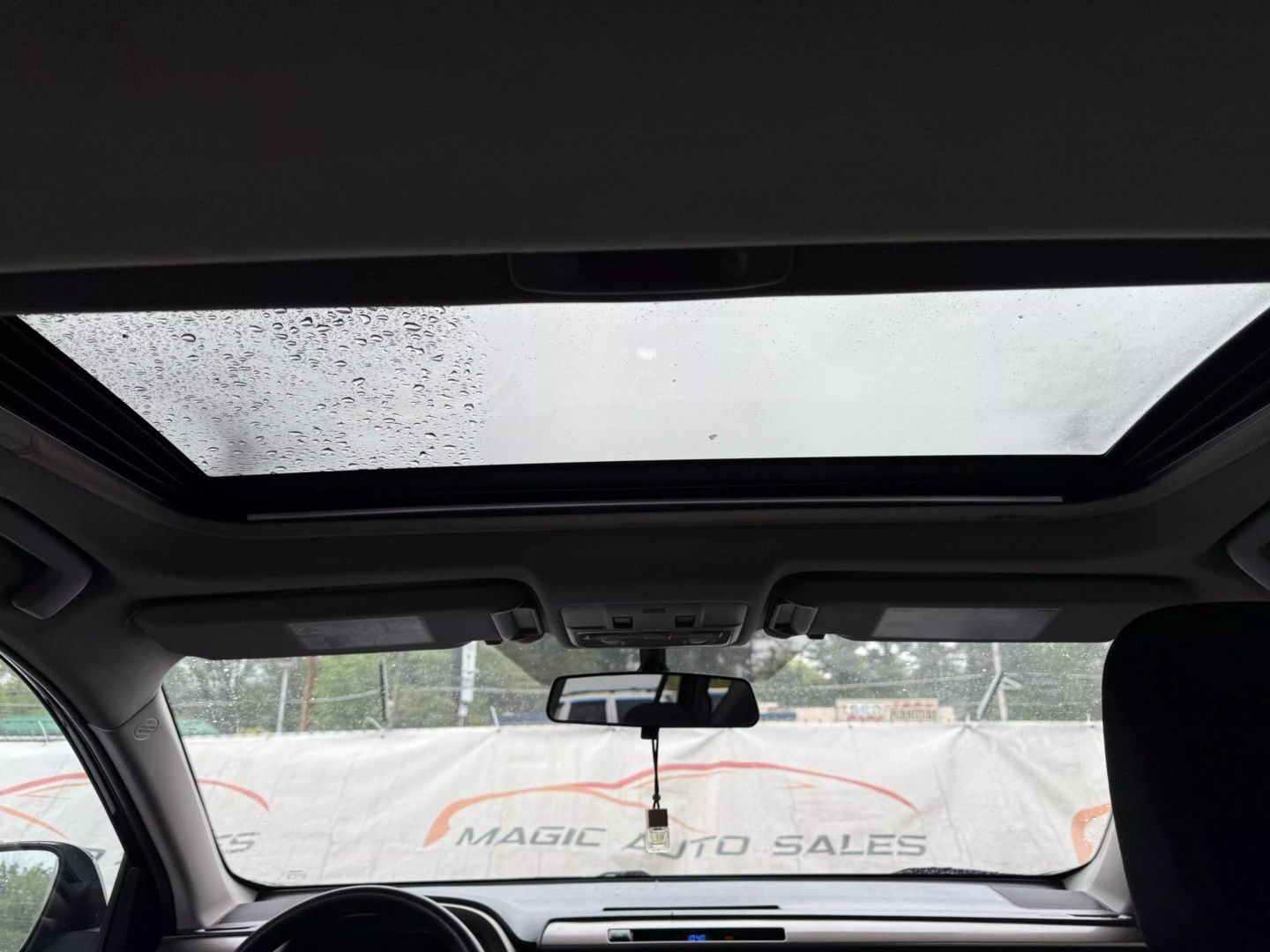 2015 Toyota Rav4 - Image 34