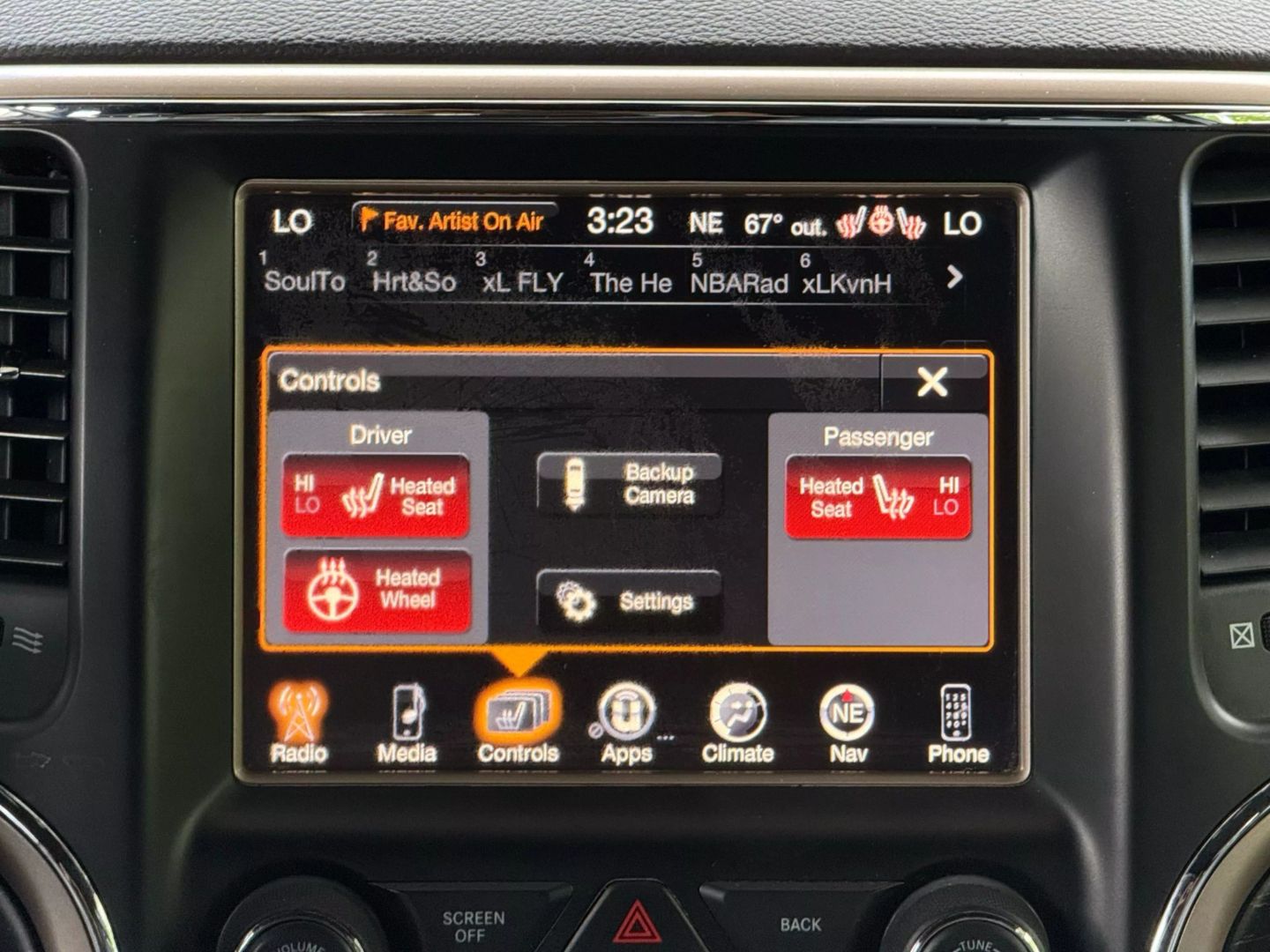 2017 Jeep Grand Cherokee - Image 30