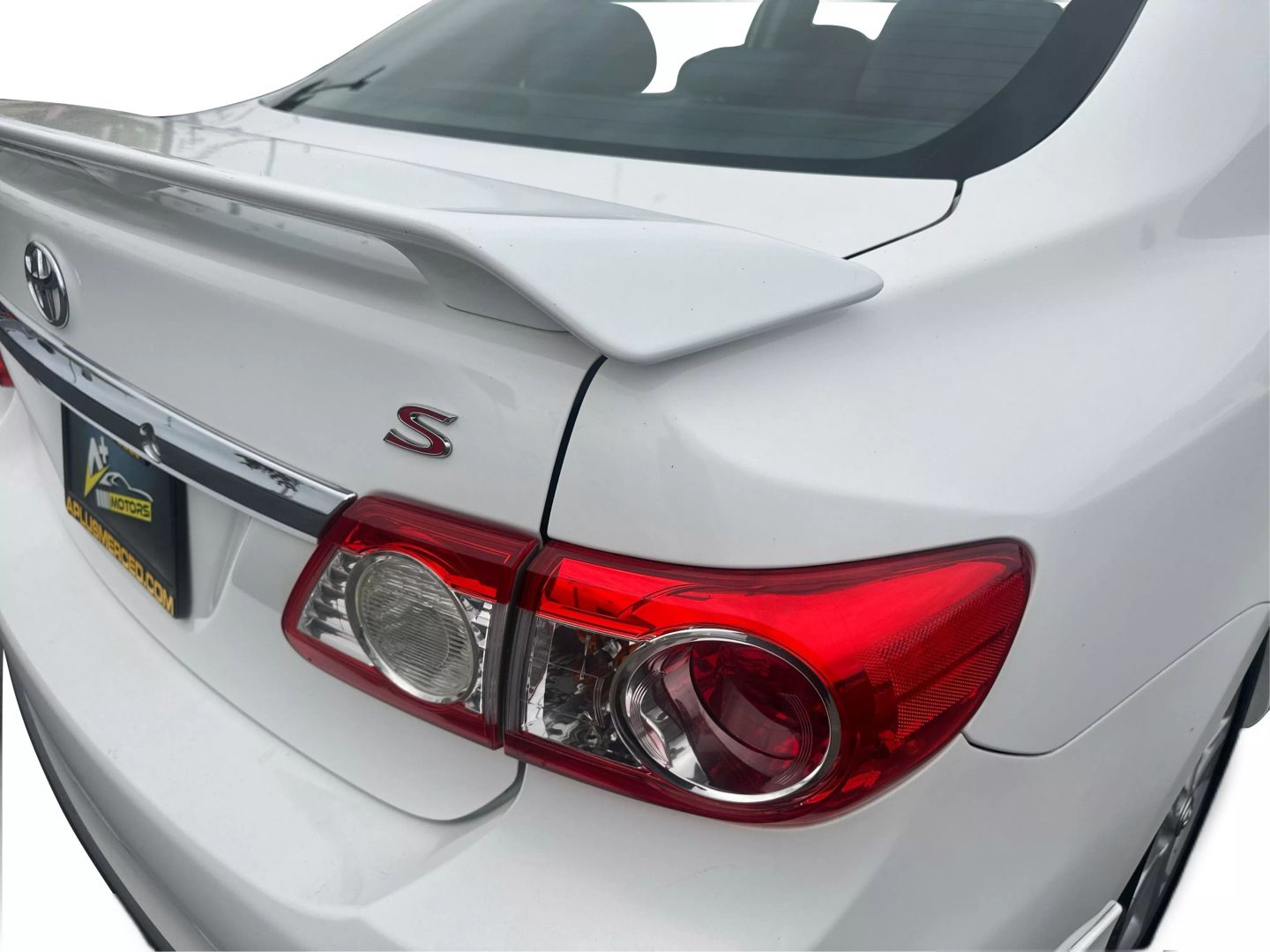 2011 TOYOTA COROLLA SEDAN 4-CYL, 1.8 LITER S SEDAN 4D