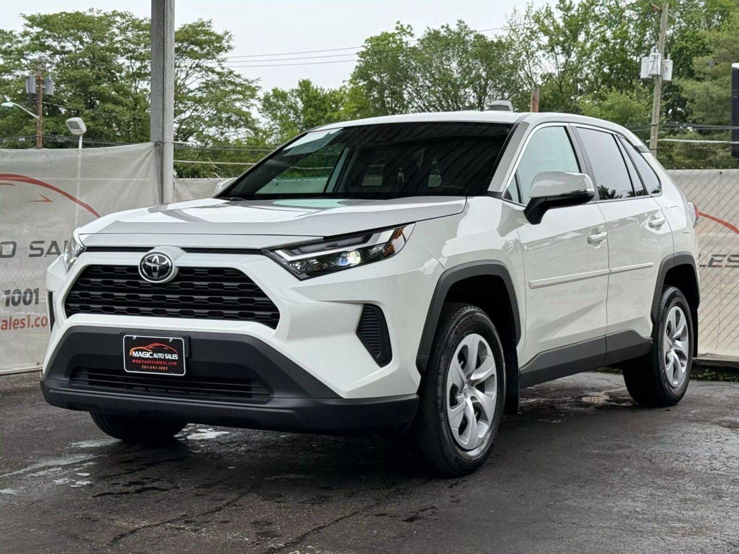 2024 Toyota Rav4 - Image 3