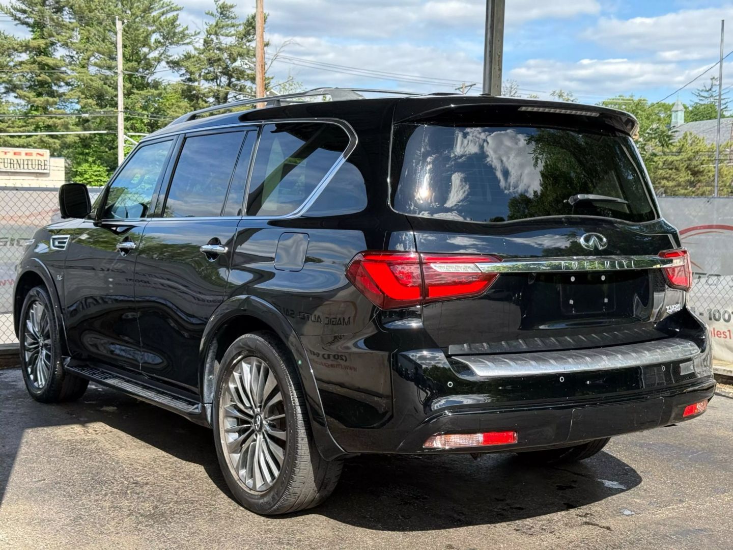 2018 Infiniti Qx80 - Image 9