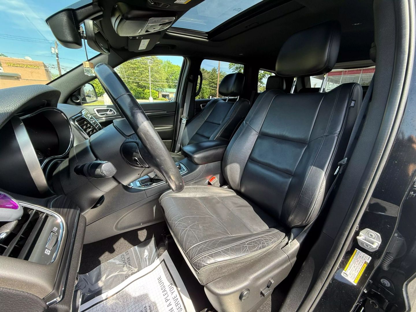 2019 Jeep Grand Cherokee - Image 16