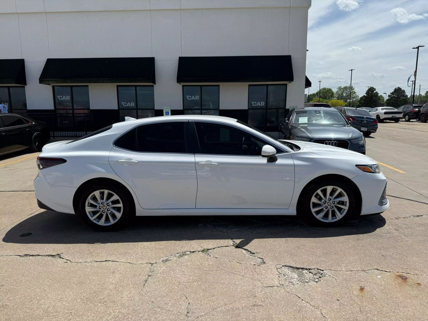 2021 Toyota Camry - Image 15