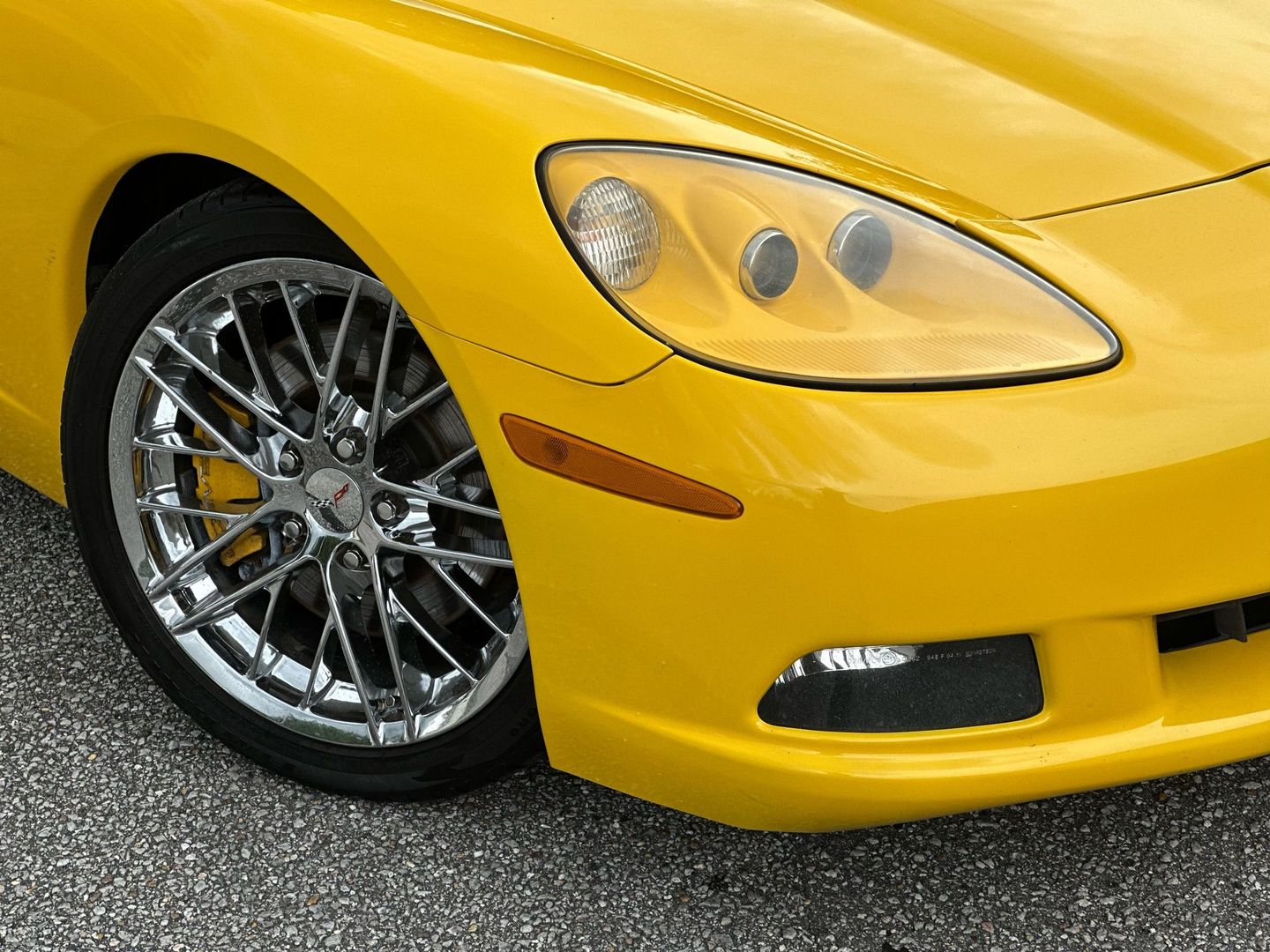 2005 CHEVROLET CORVETTE COUPE V8, 6.0 LITER COUPE 2D