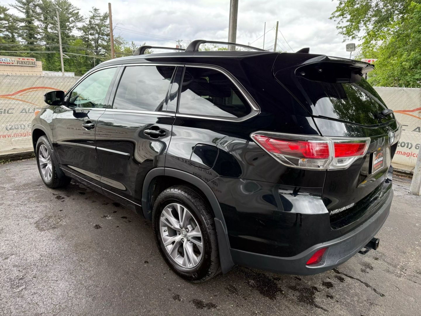 2015 Toyota Highlander - Image 12