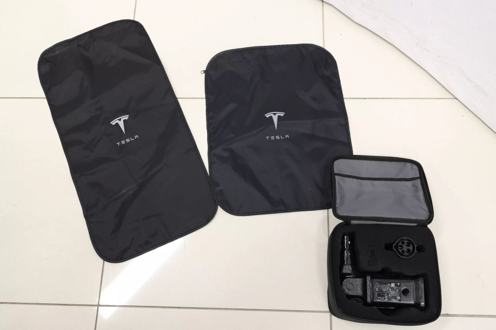 2023 Tesla Model X - Image 62