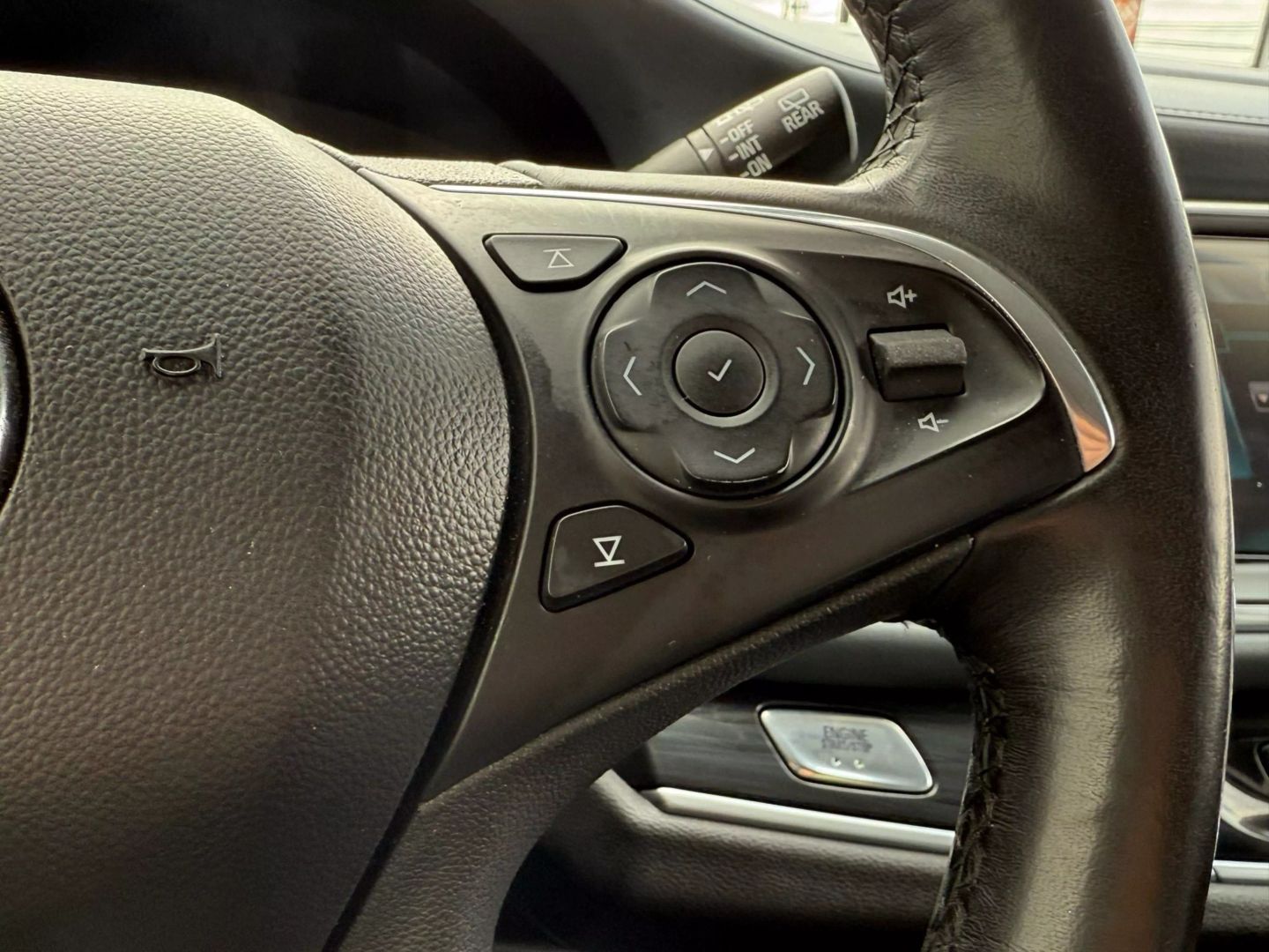 2019 Buick Enclave - Image 32