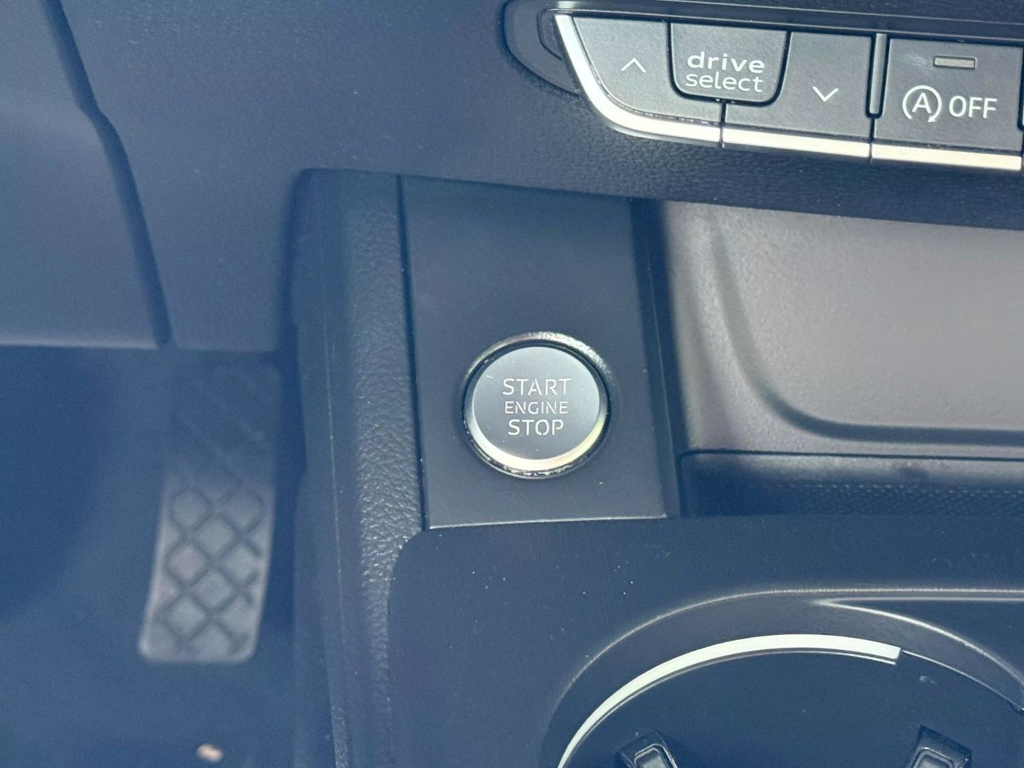 2017 Audi A4 - Image 33
