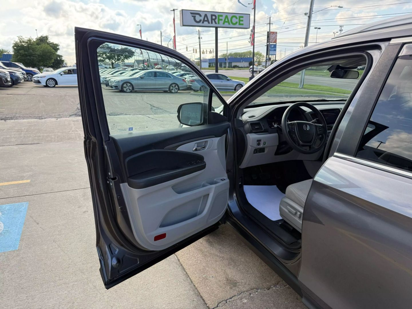 2017 Honda Pilot - Image 17