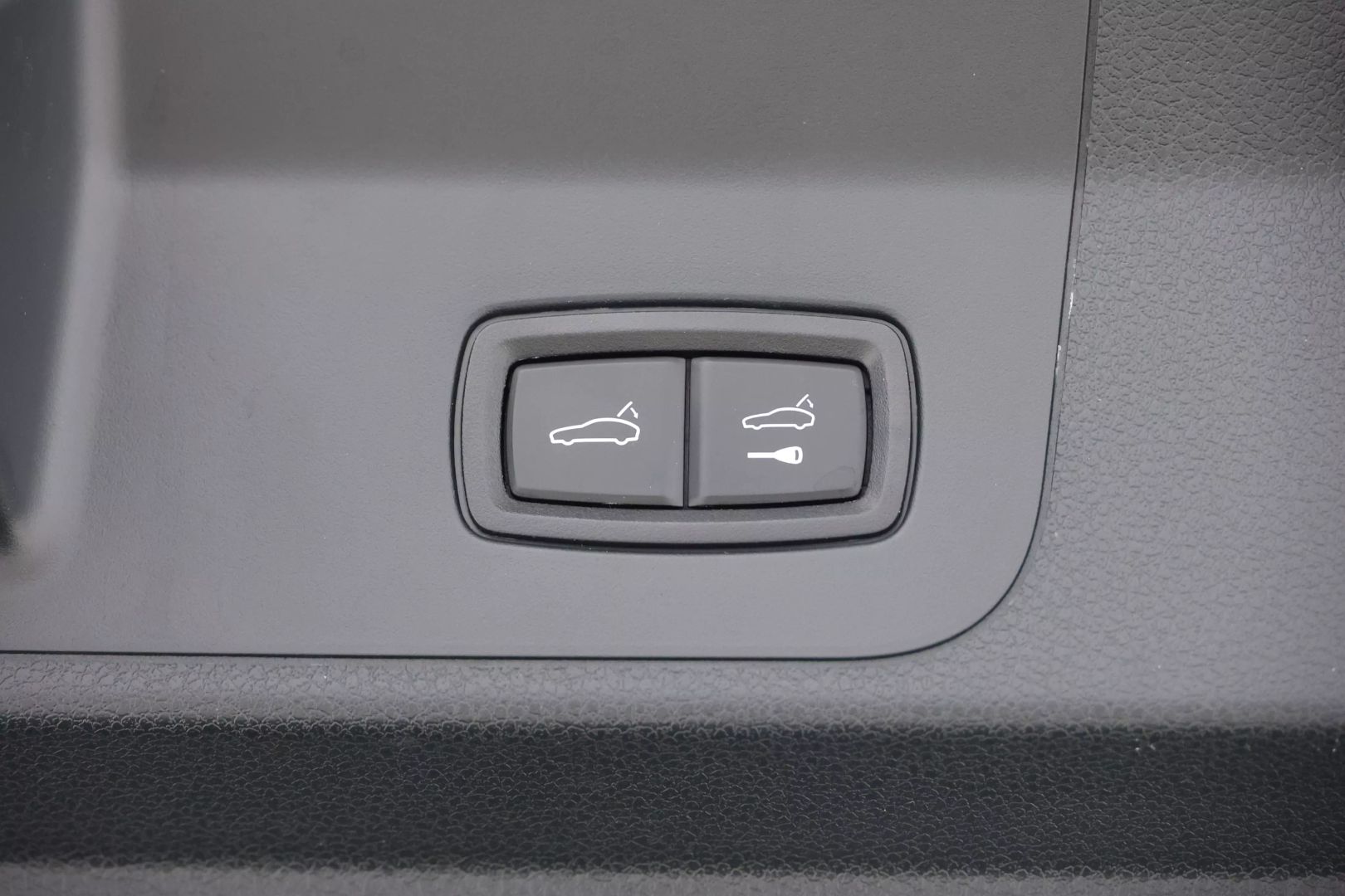 2018 Porsche Panamera - Image 64