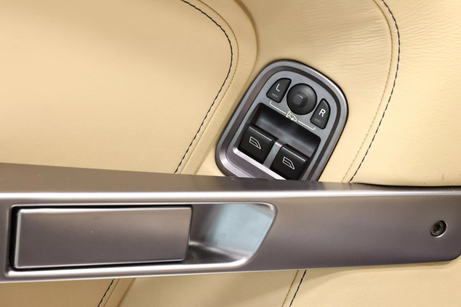 2008 Aston Martin Db9 - Image 10