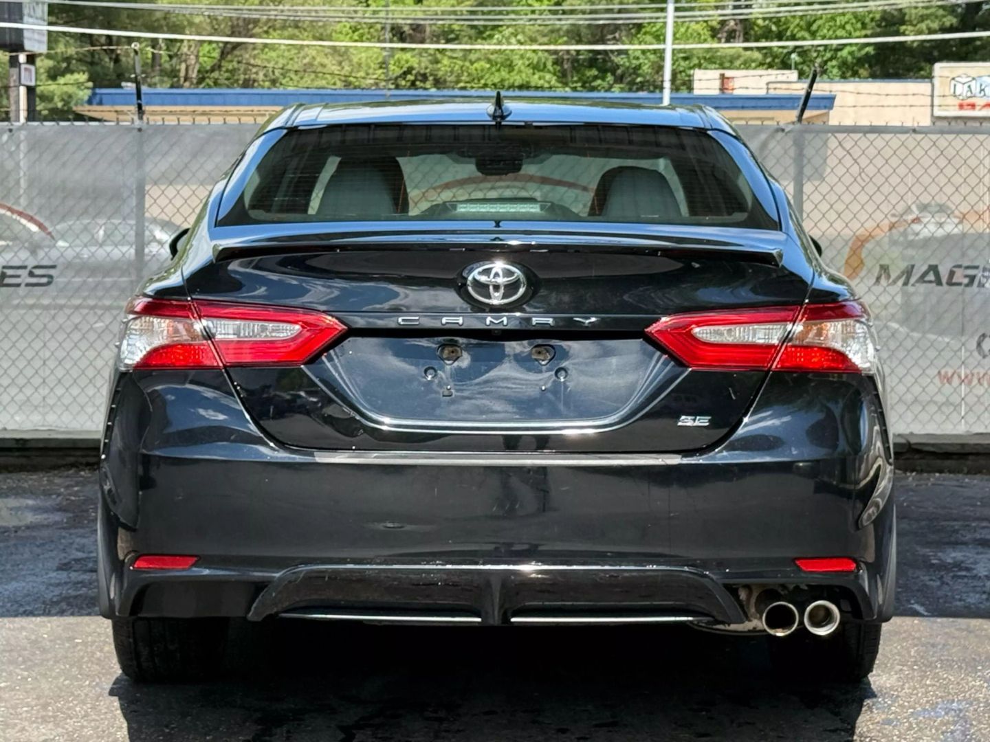 2019 Toyota Camry - Image 10