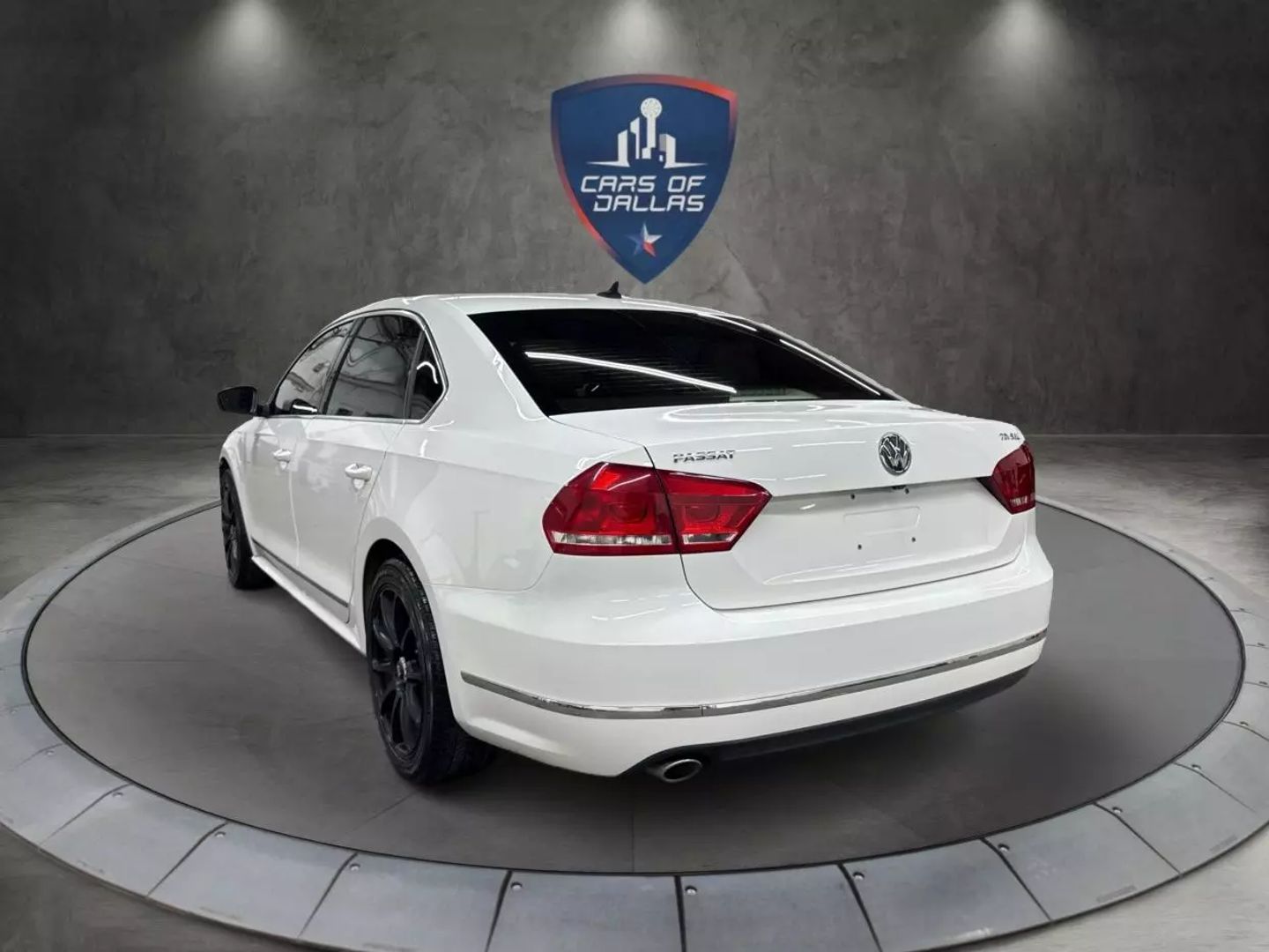 2015 Volkswagen Passat - Image 3