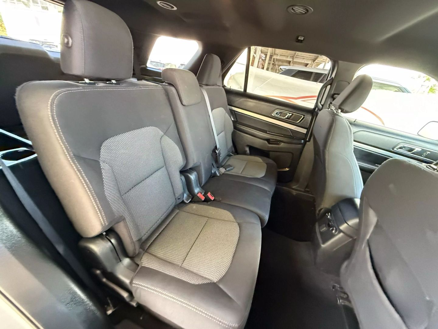 2019 Ford Explorer - Image 25