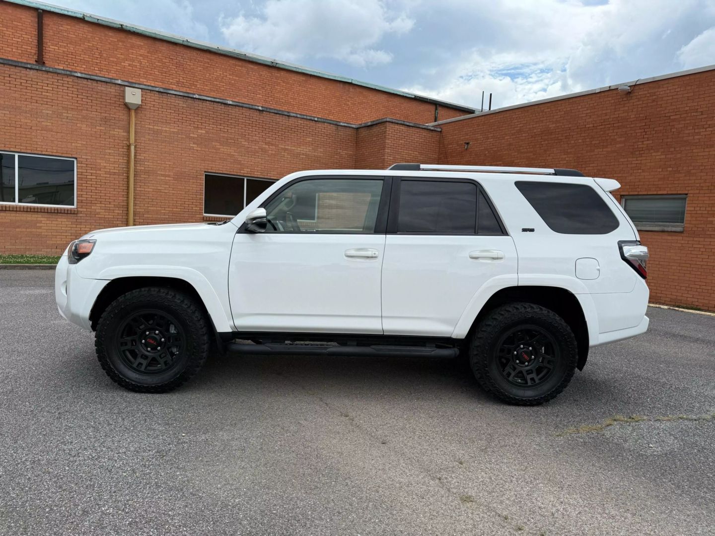 2020 Toyota 4runner - Image 4