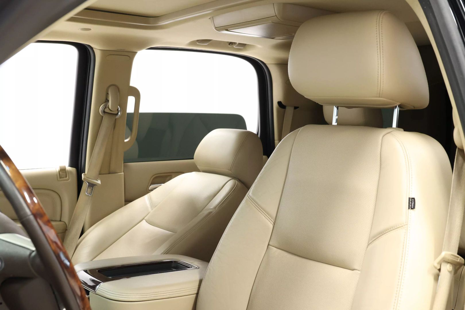 2012 Cadillac Escalade - Image 16