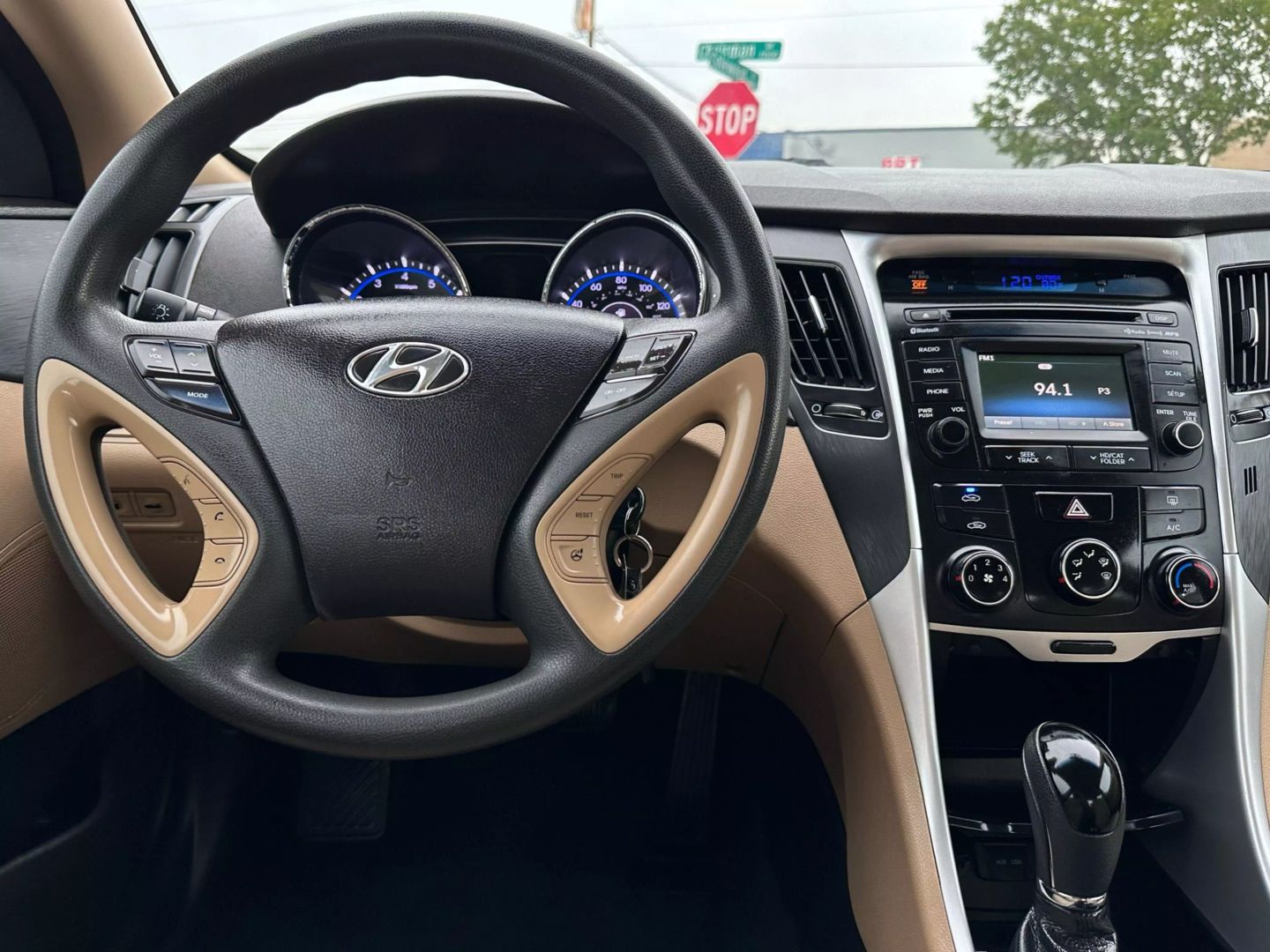 2014 Hyundai Sonata - Image 25