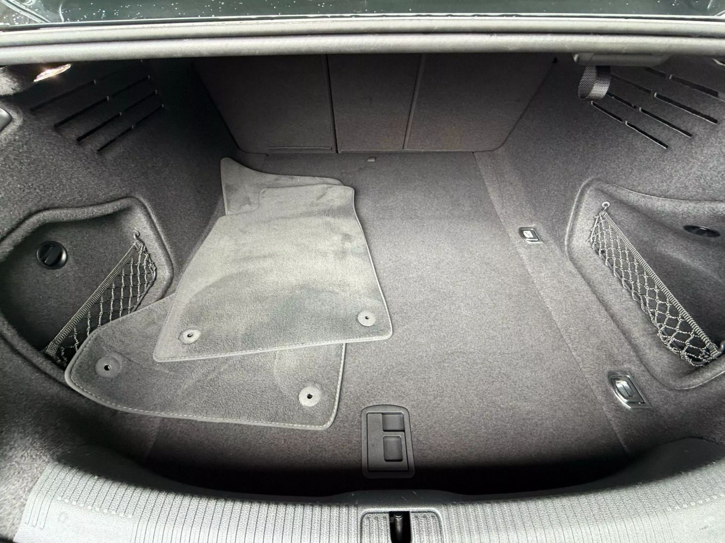 2018 Audi A4 - Image 20