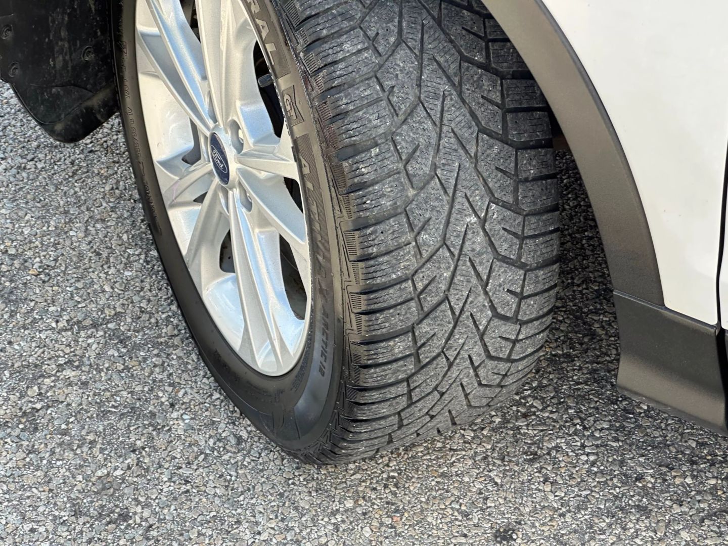 2018 Ford Escape - Image 37