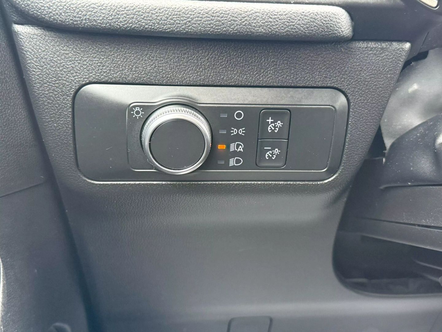 2020 Ford Escape - Image 39