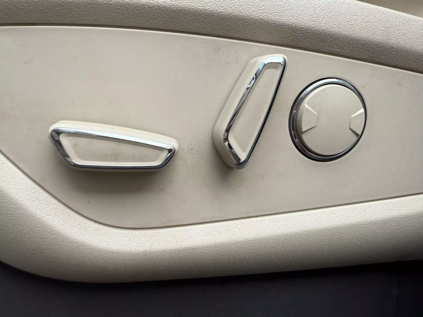 2017 Lincoln Mkx - Image 19