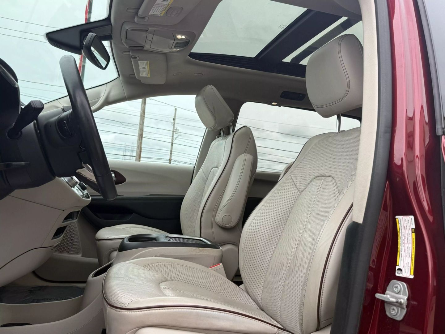 2020 Chrysler Pacifica - Image 18