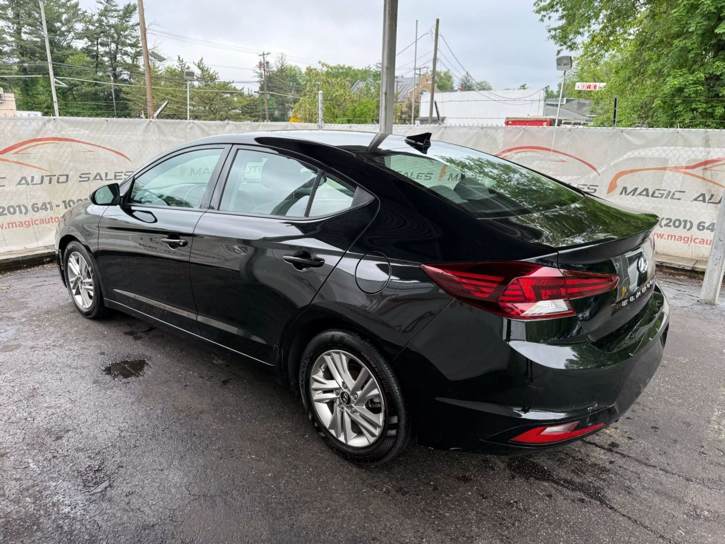 2019 Hyundai Elantra - Image 13