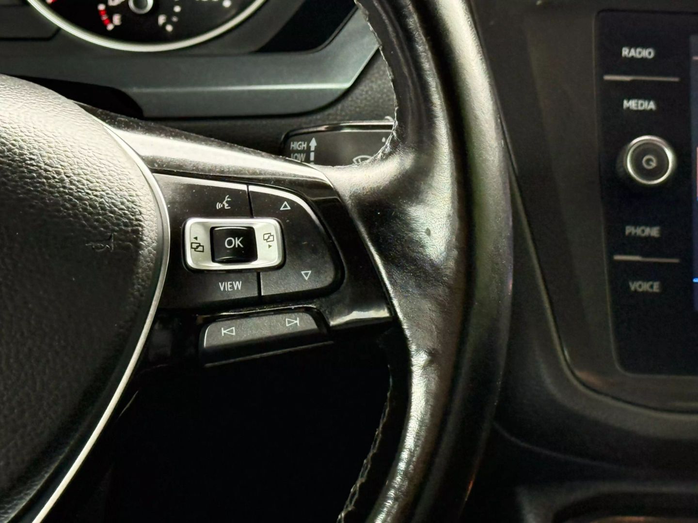 2019 Volkswagen Tiguan - Image 37