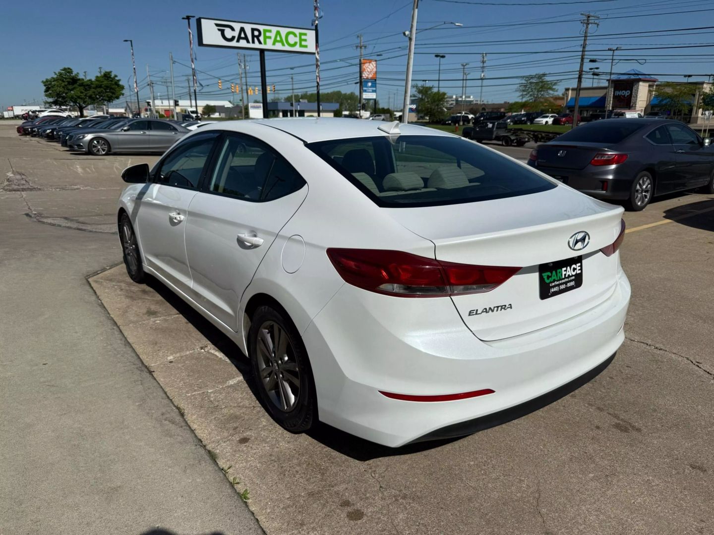 2018 Hyundai Elantra - Image 8