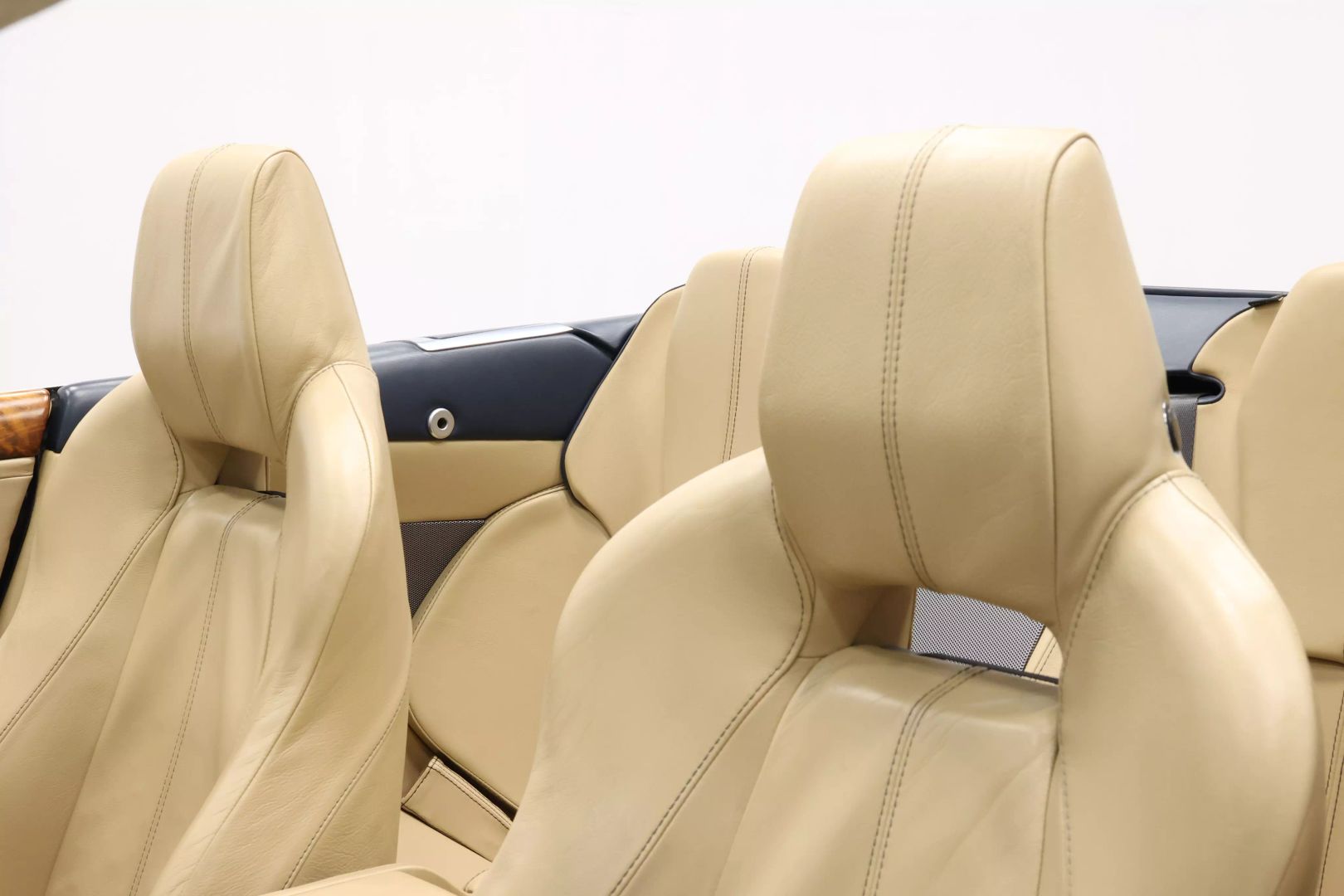 2008 Aston Martin Db9 - Image 17