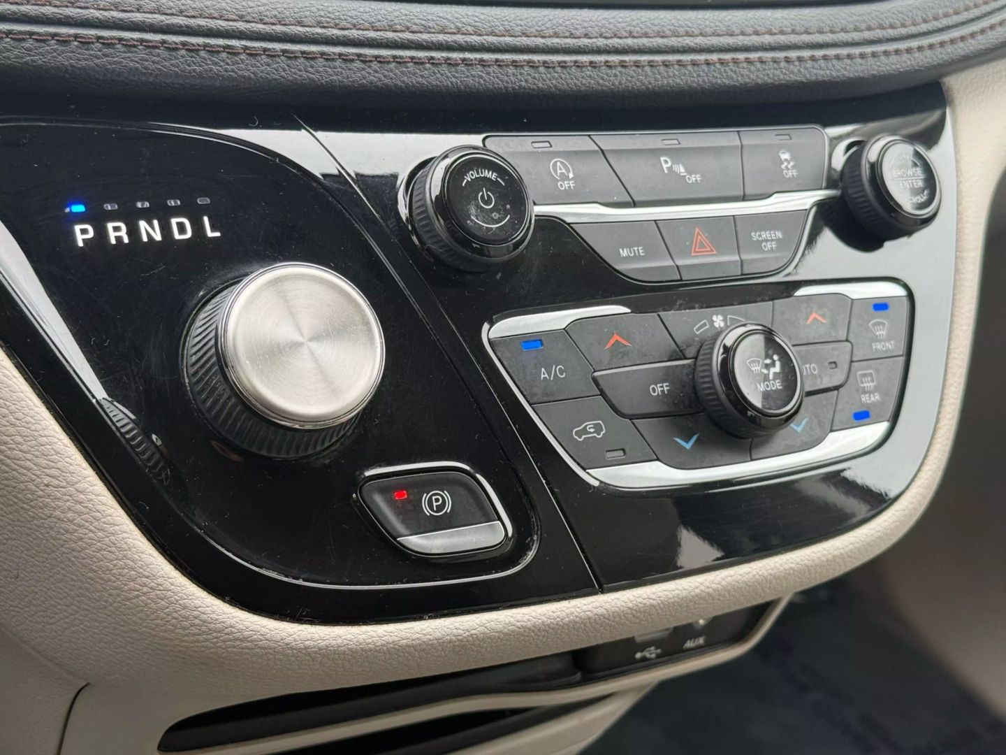2020 Chrysler Pacifica - Image 54