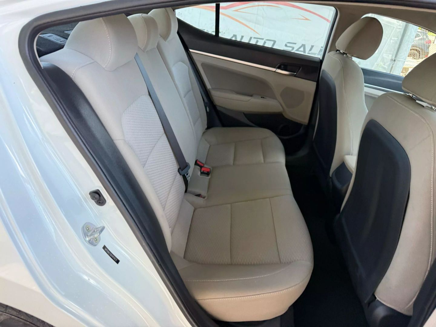2019 Hyundai Elantra - Image 22