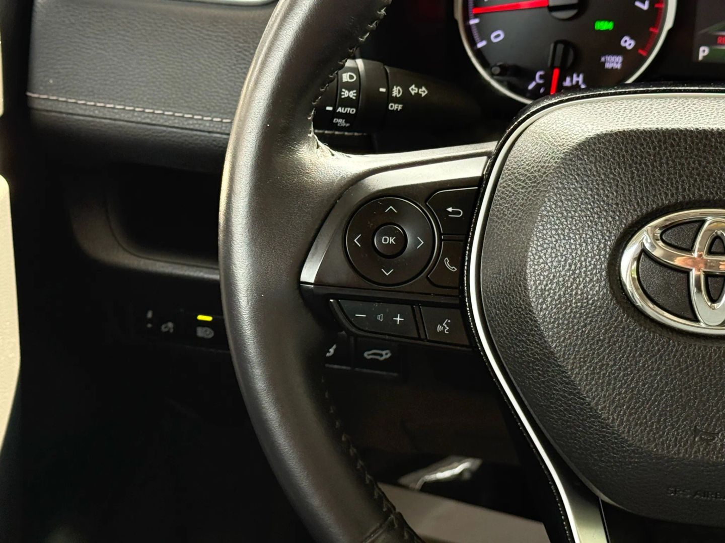 2019 Toyota Rav4 - Image 35