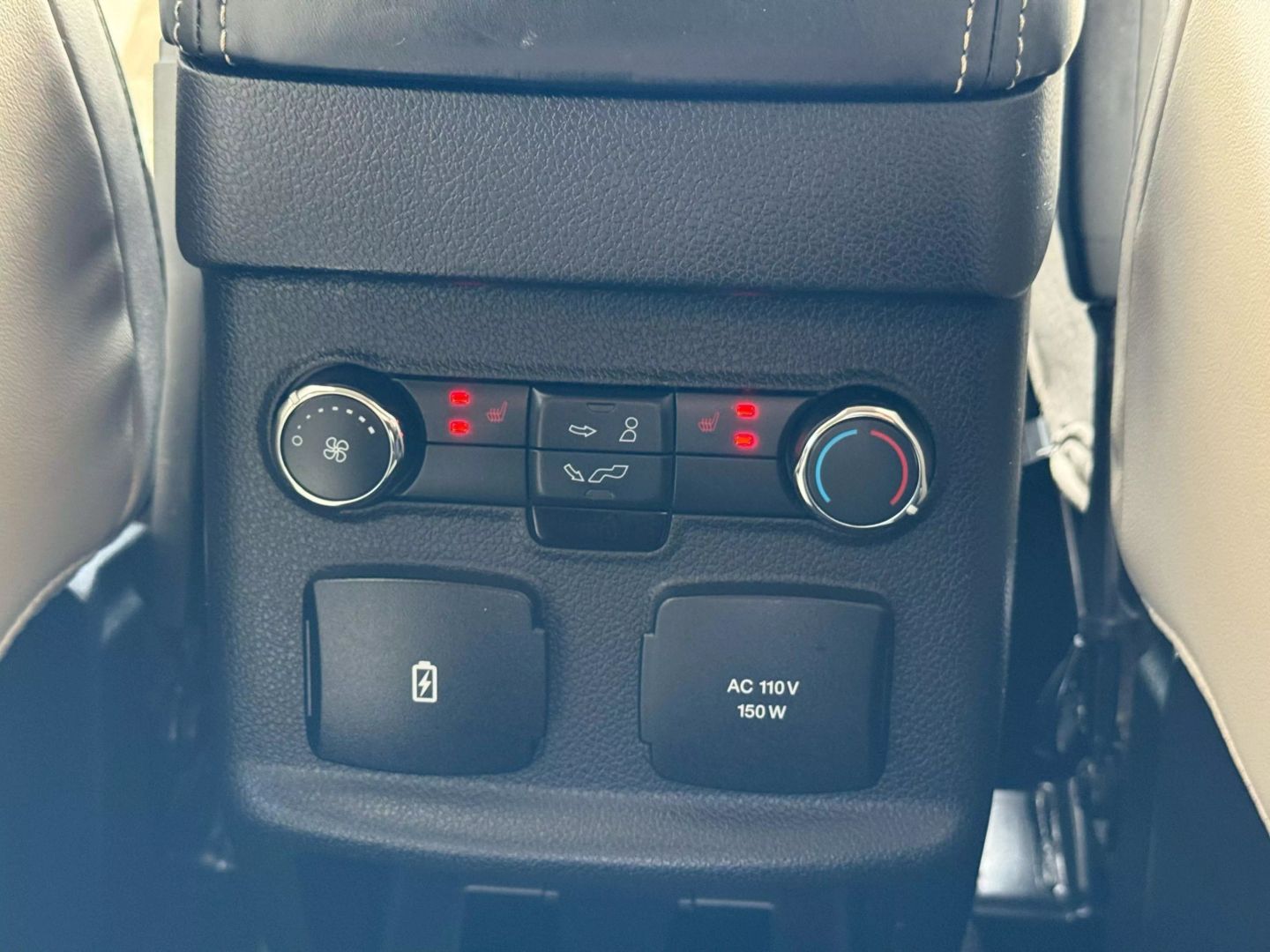 2018 Ford Explorer - Image 30