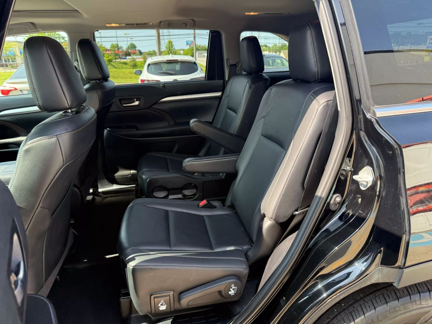 2019 Toyota Highlander - Image 22