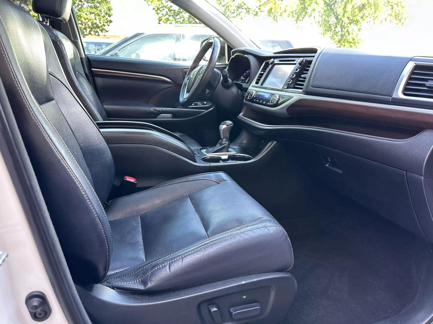 2014 Toyota Highlander - Image 24