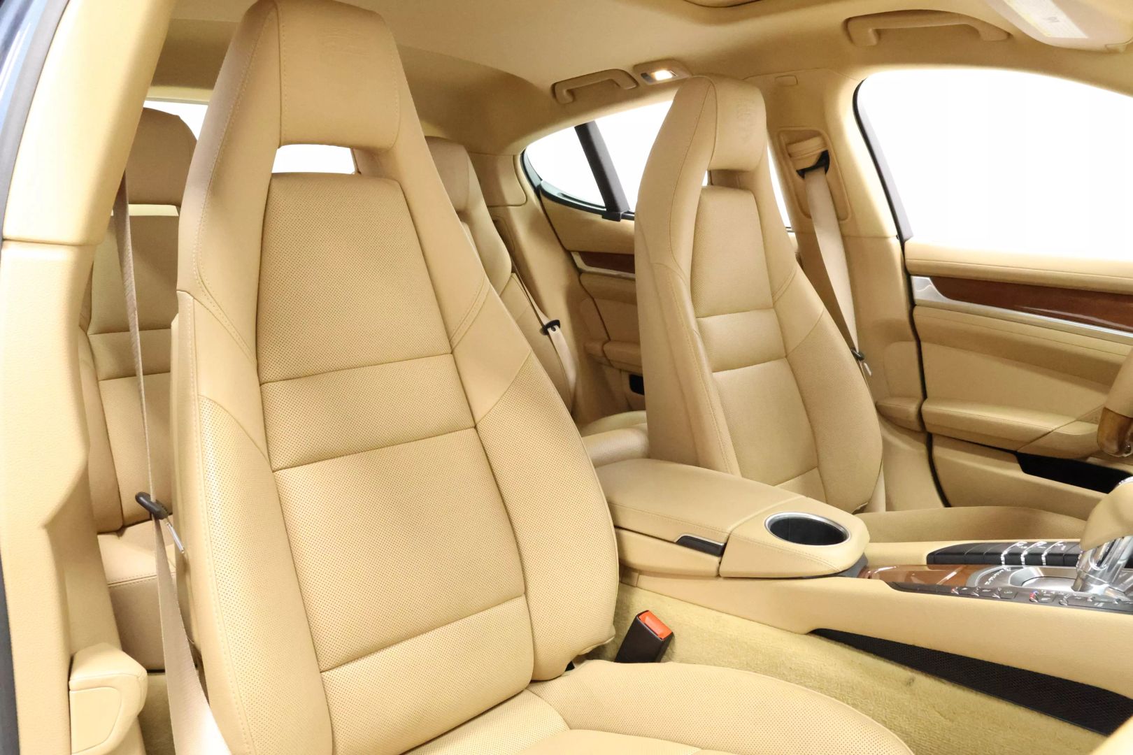 2014 Porsche Panamera - Image 103
