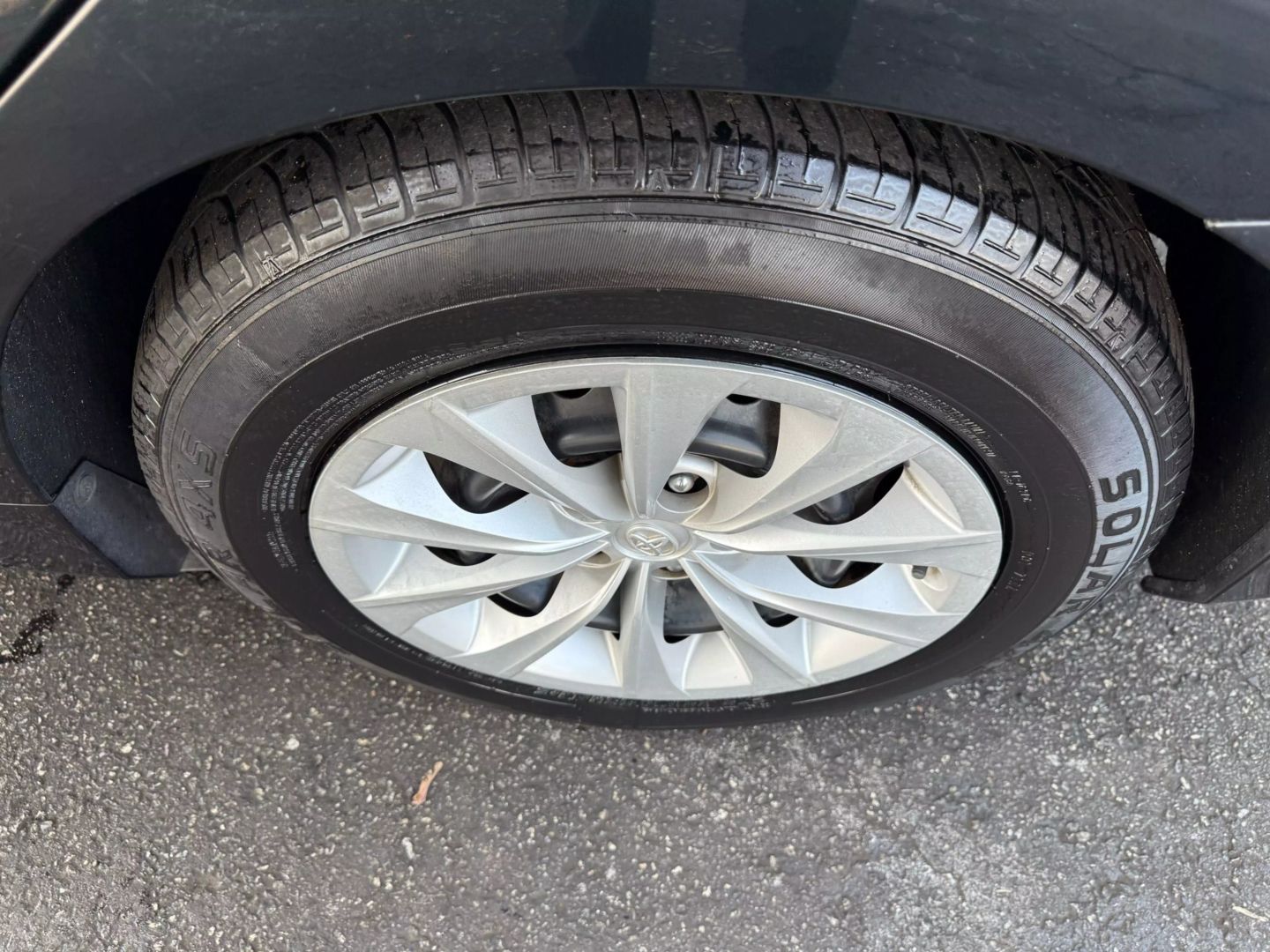 2015 Toyota Camry - Image 38