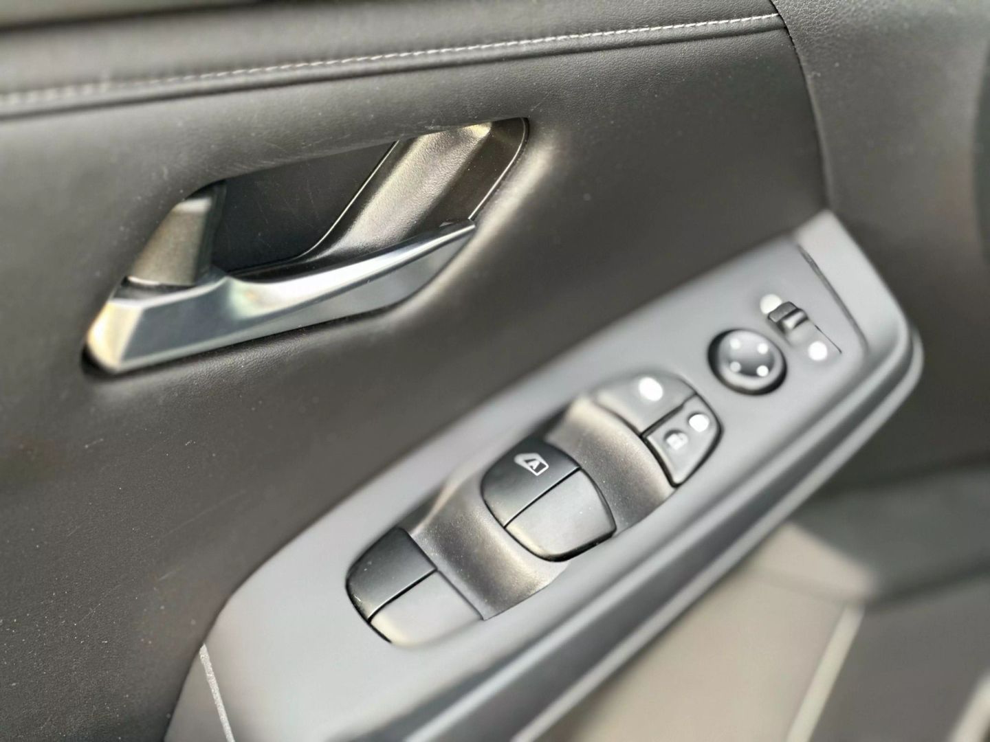 2023 NISSAN SENTRA SEDAN 4-CYL, 2.0 LITER SV SEDAN 4D