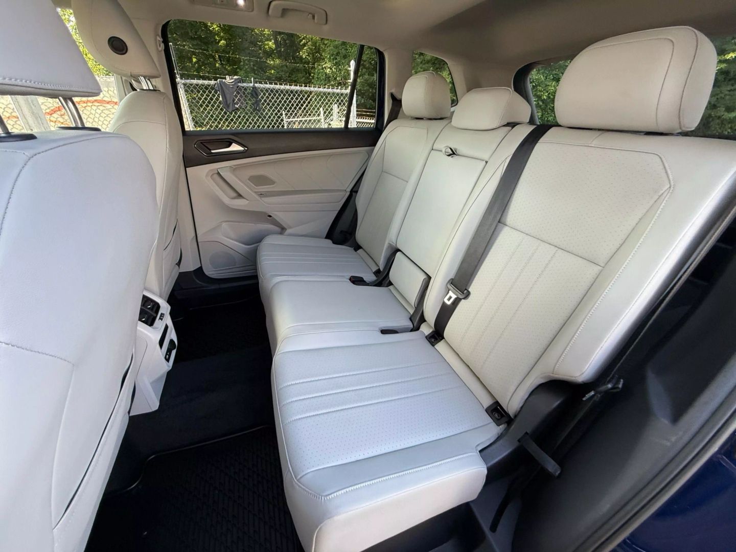 2022 Volkswagen Tiguan - Image 19