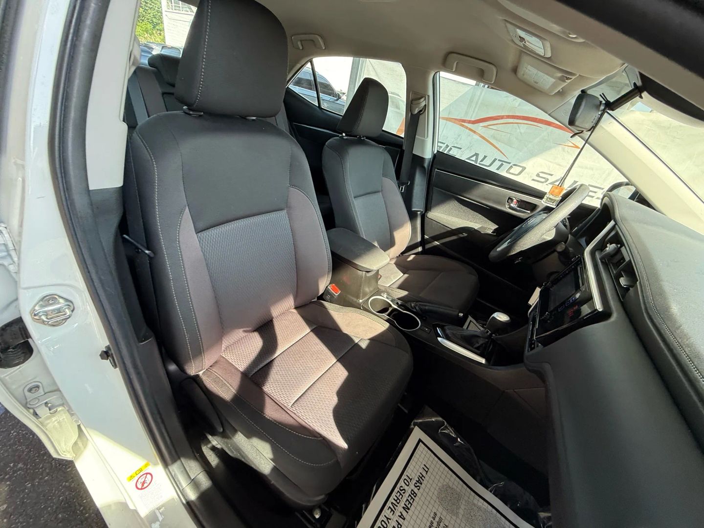 2018 Toyota Corolla - Image 26