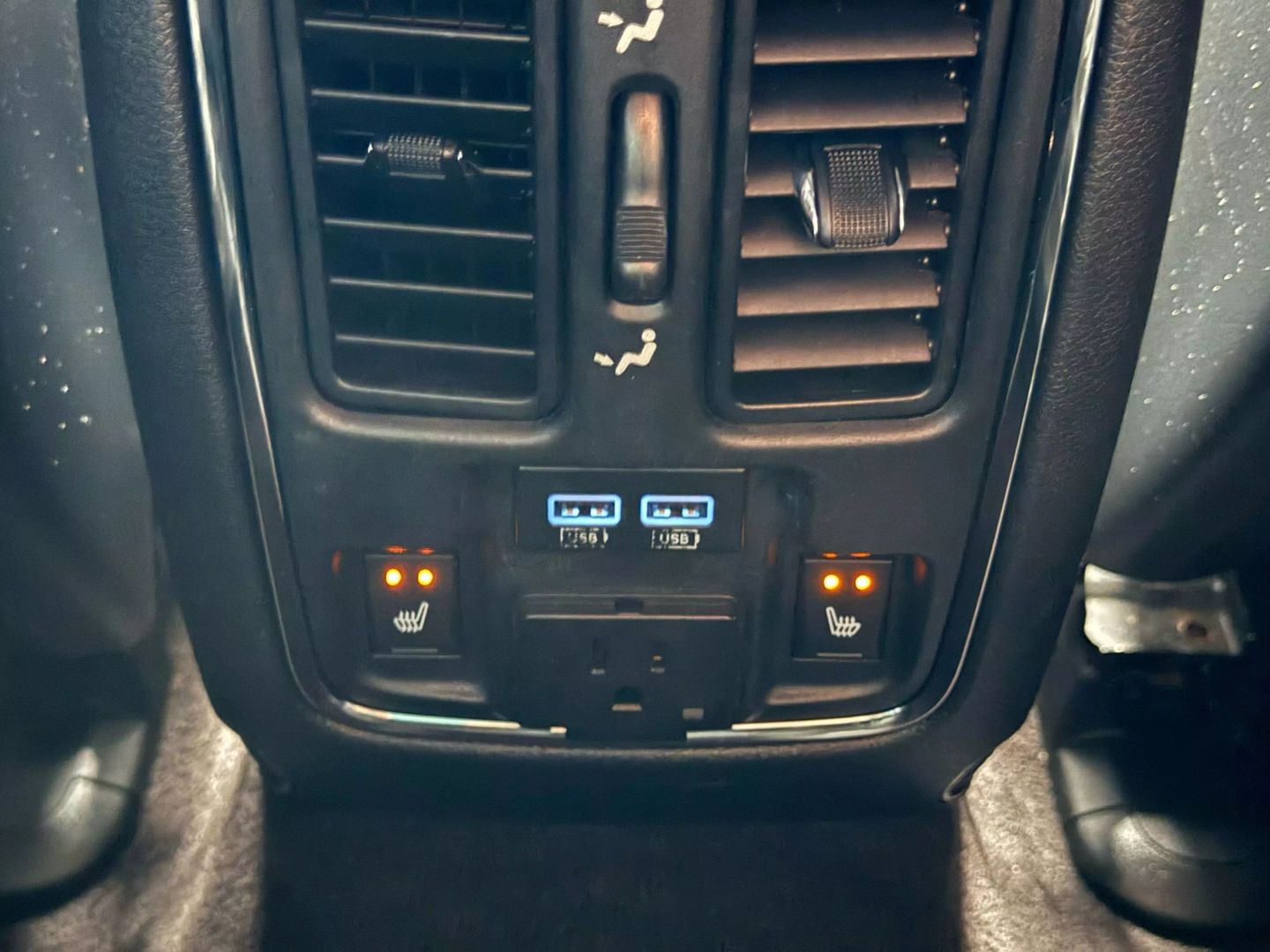 2017 Dodge Durango - Image 28